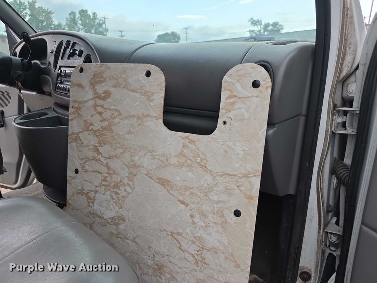 image for item EF3712 1997 Ford Econoline E250 van