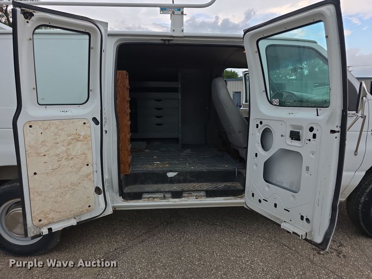 image for item EF3712 1997 Ford Econoline E250 van