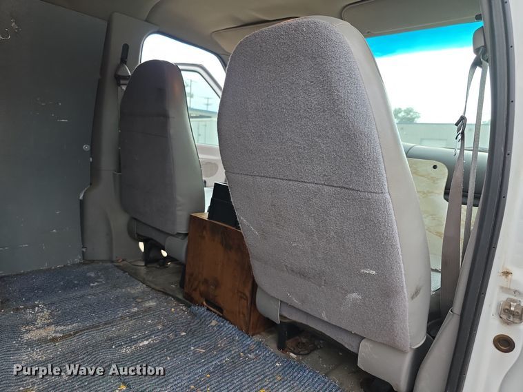 image for item EF3712 1997 Ford Econoline E250 van