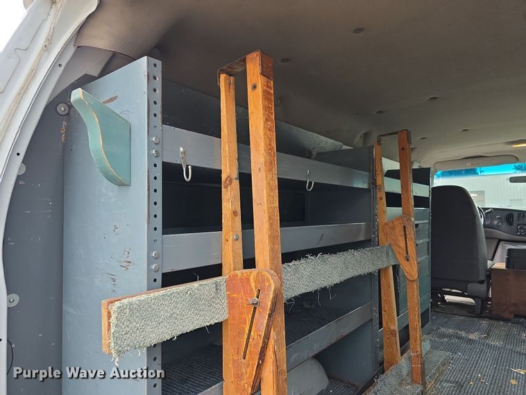 image for item EF3712 1997 Ford Econoline E250 van