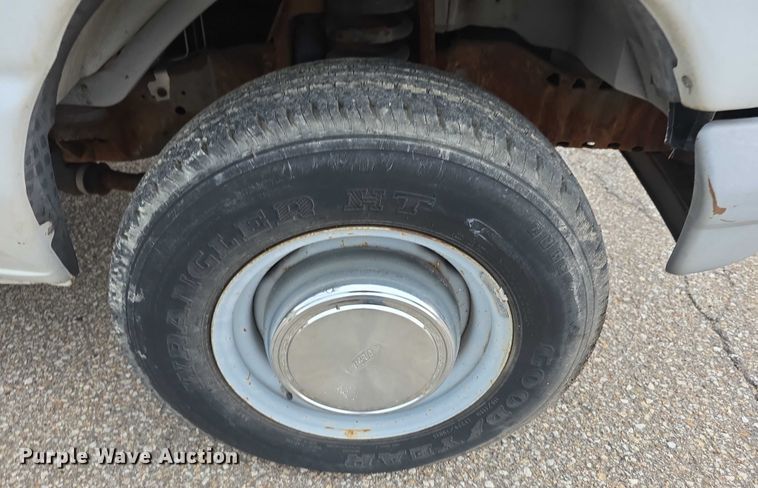 image for item EF3712 1997 Ford Econoline E250 van