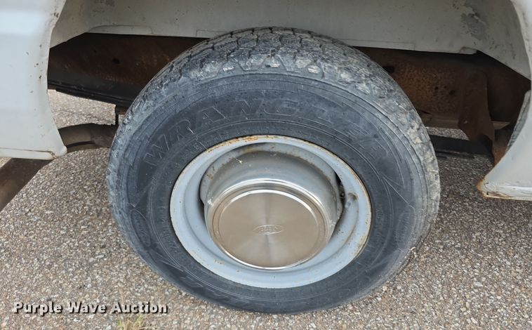 image for item EF3712 1997 Ford Econoline E250 van