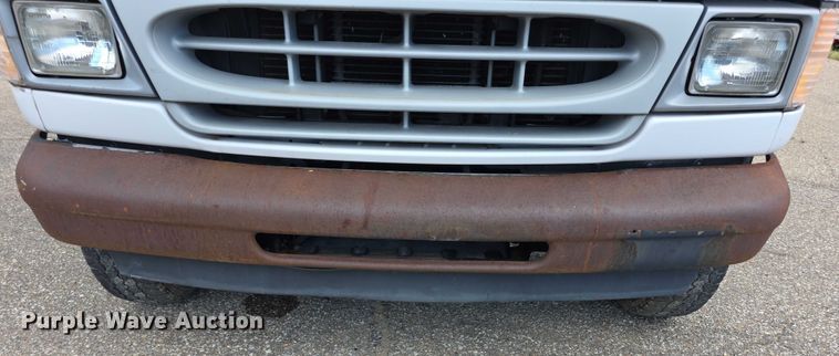 image for item EF3713 2001 Ford Econoline E250 van