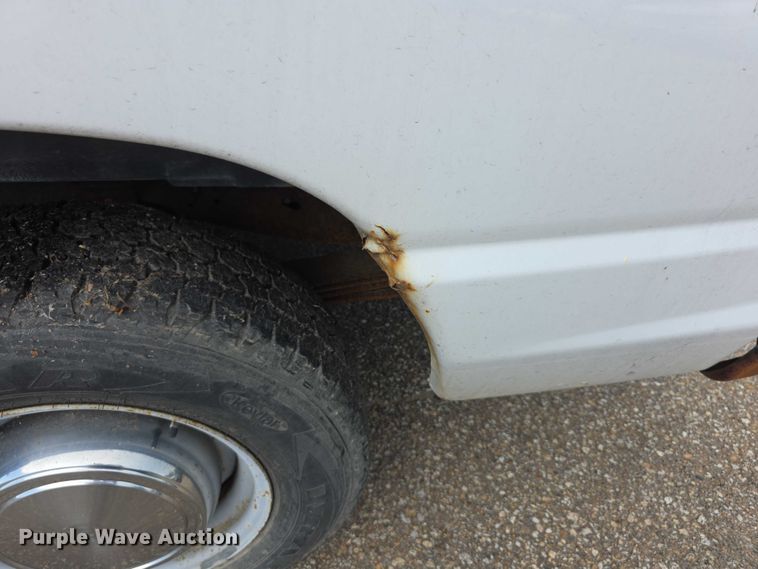 image for item EF3713 2001 Ford Econoline E250 van