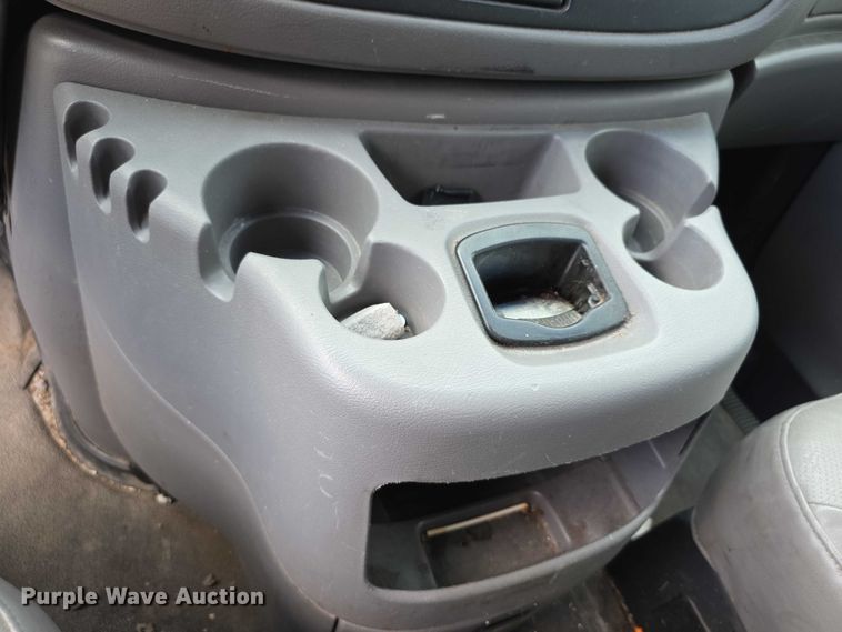 image for item EF3713 2001 Ford Econoline E250 van