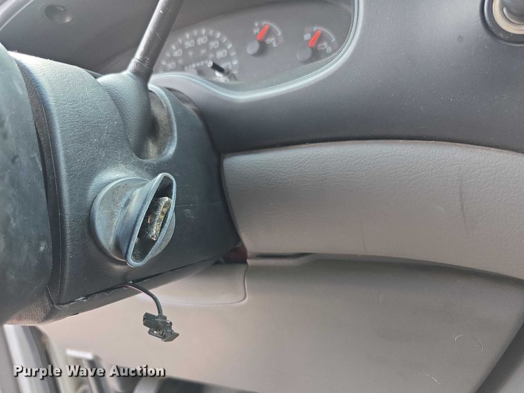 image for item EF3713 2001 Ford Econoline E250 van