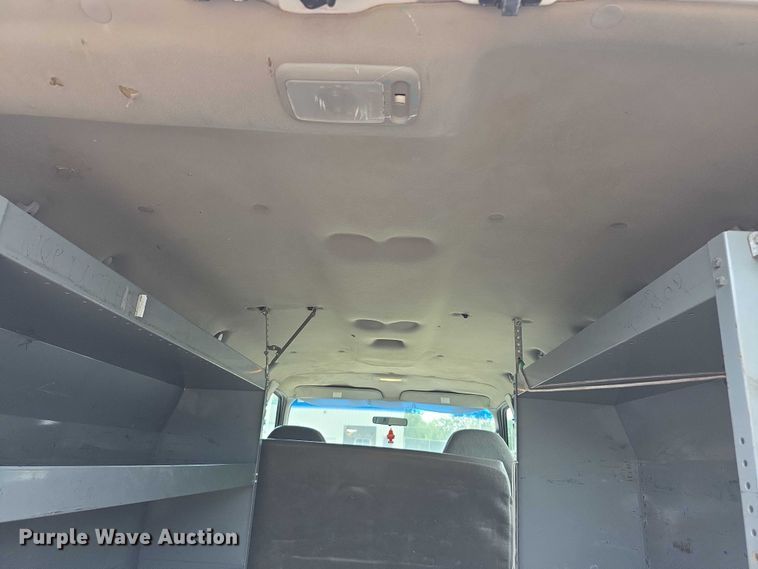 image for item EF3713 2001 Ford Econoline E250 van