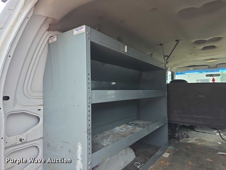 image for item EF3713 2001 Ford Econoline E250 van