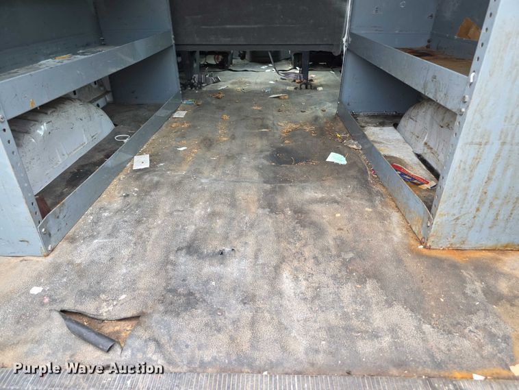 image for item EF3713 2001 Ford Econoline E250 van