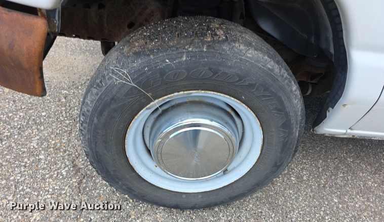 image for item EF3713 2001 Ford Econoline E250 van