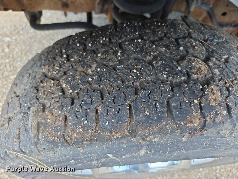 image for item EF3713 2001 Ford Econoline E250 van