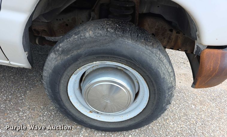 image for item EF3713 2001 Ford Econoline E250 van