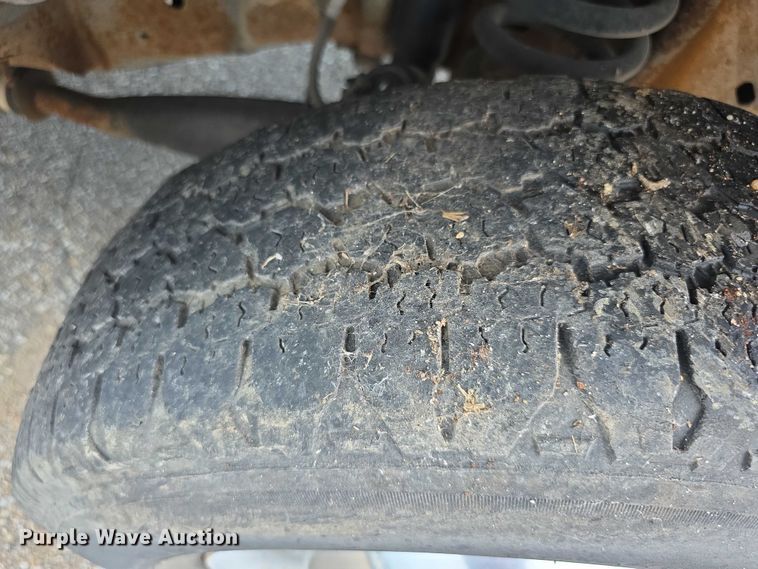 image for item EF3713 2001 Ford Econoline E250 van