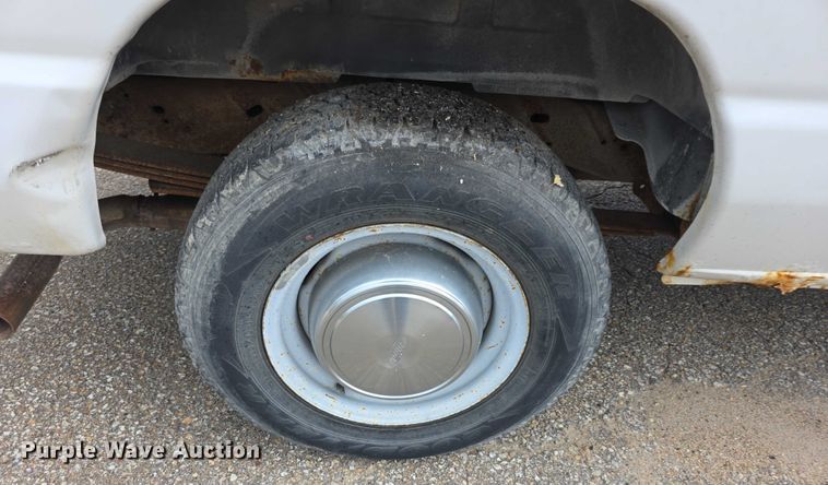 image for item EF3713 2001 Ford Econoline E250 van