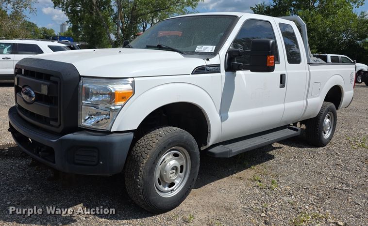 image for item EF3750 2016 Ford F250 Super Duty SuperCab pickup truck