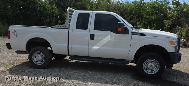 image for item EF3750 2016 Ford F250 Super Duty SuperCab pickup truck