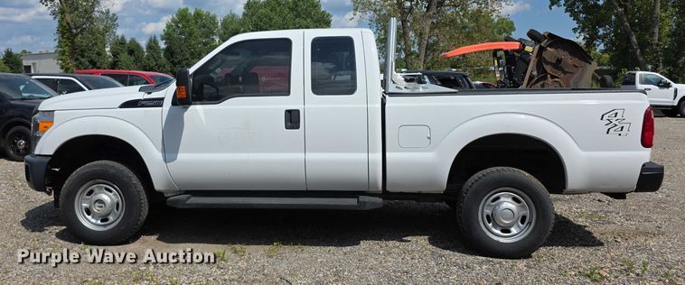 image for item EF3750 2016 Ford F250 Super Duty SuperCab pickup truck