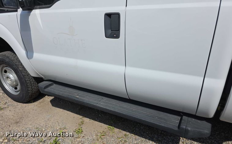 image for item EF3750 2016 Ford F250 Super Duty SuperCab pickup truck