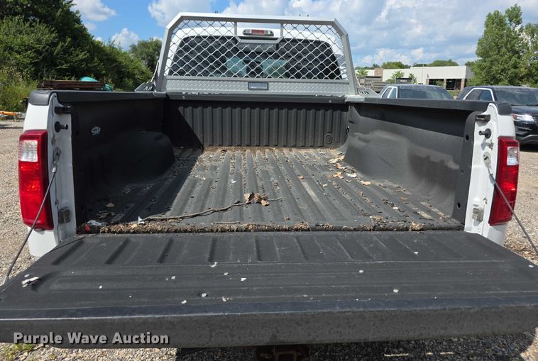 image for item EF3750 2016 Ford F250 Super Duty SuperCab pickup truck