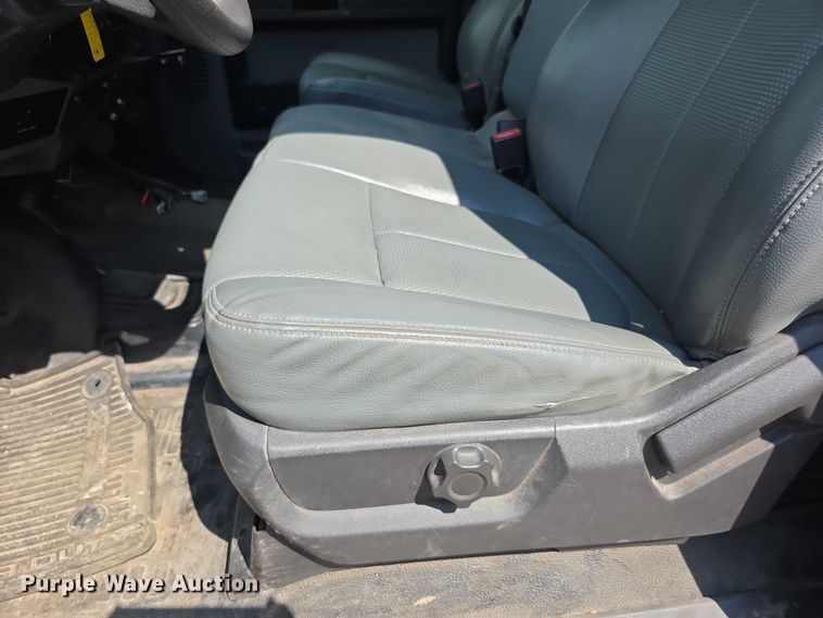 image for item EF3750 2016 Ford F250 Super Duty SuperCab pickup truck