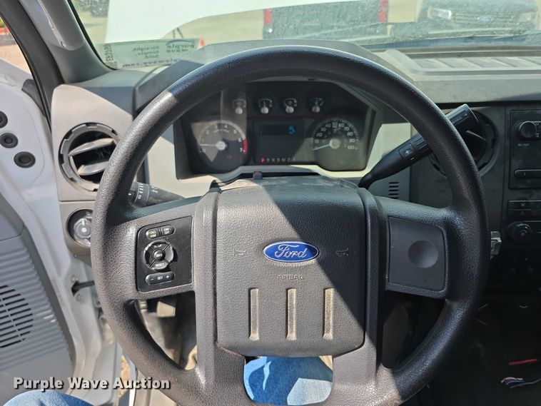 image for item EF3750 2016 Ford F250 Super Duty SuperCab pickup truck