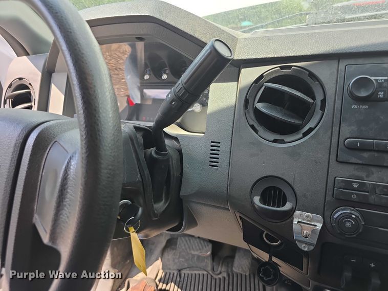 image for item EF3750 2016 Ford F250 Super Duty SuperCab pickup truck