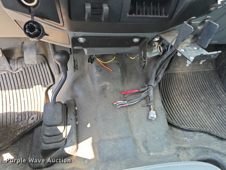 image for item EF3750 2016 Ford F250 Super Duty SuperCab pickup truck