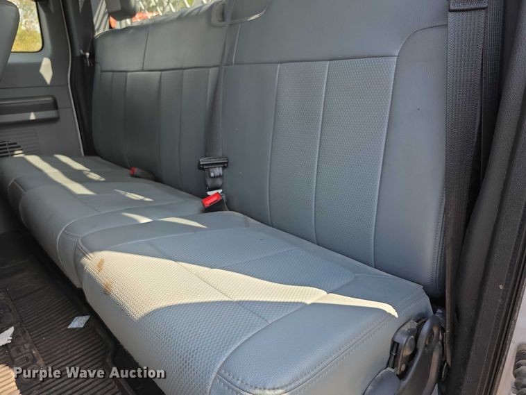 image for item EF3750 2016 Ford F250 Super Duty SuperCab pickup truck