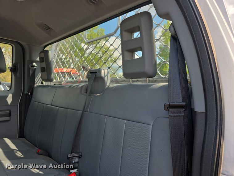 image for item EF3750 2016 Ford F250 Super Duty SuperCab pickup truck