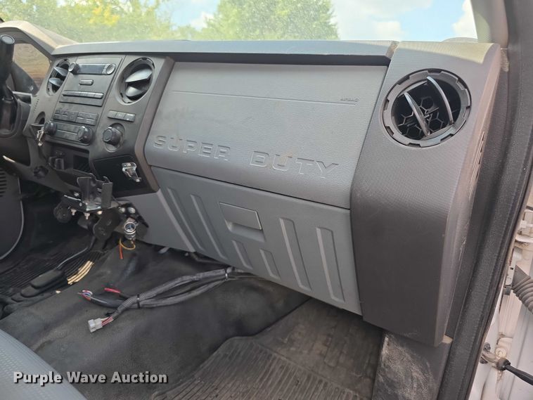 image for item EF3750 2016 Ford F250 Super Duty SuperCab pickup truck