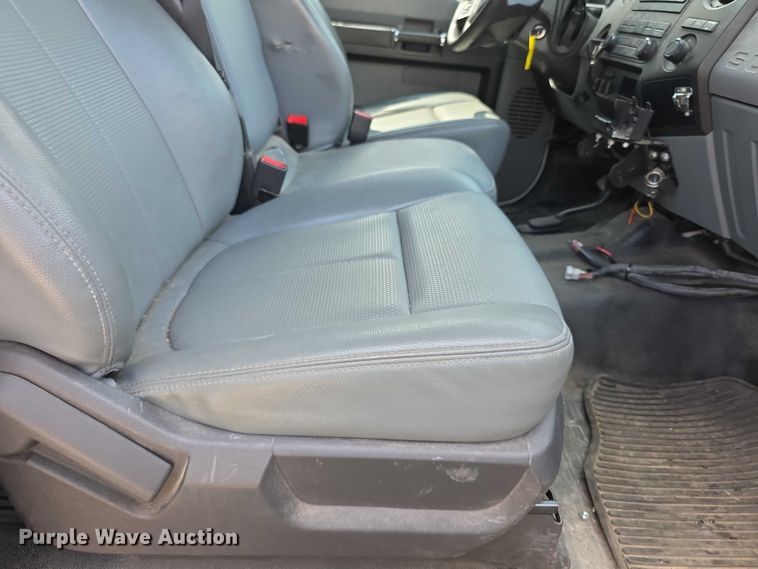 image for item EF3750 2016 Ford F250 Super Duty SuperCab pickup truck