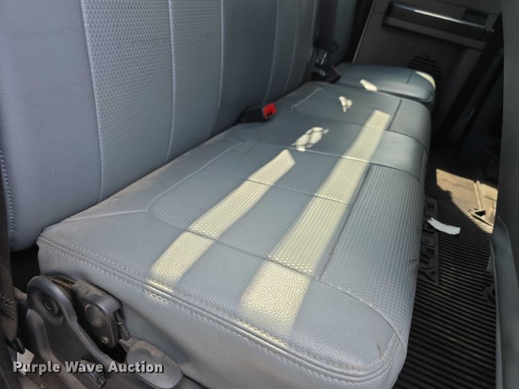 image for item EF3750 2016 Ford F250 Super Duty SuperCab pickup truck