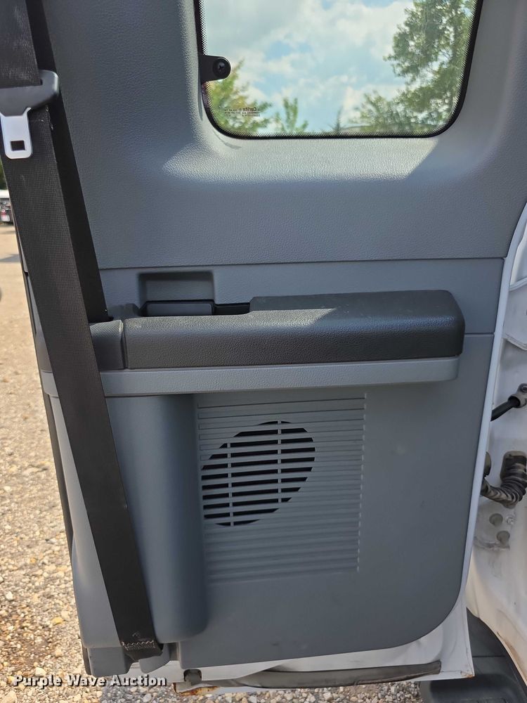 image for item EF3750 2016 Ford F250 Super Duty SuperCab pickup truck