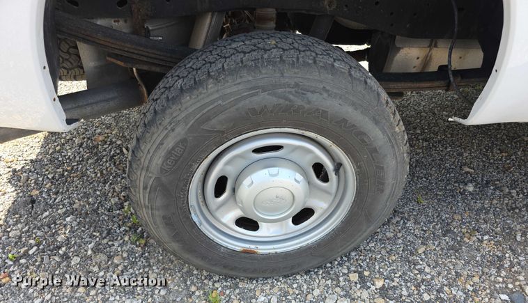 image for item EF3750 2016 Ford F250 Super Duty SuperCab pickup truck