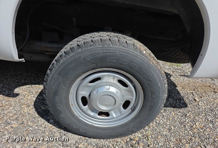 image for item EF3750 2016 Ford F250 Super Duty SuperCab pickup truck