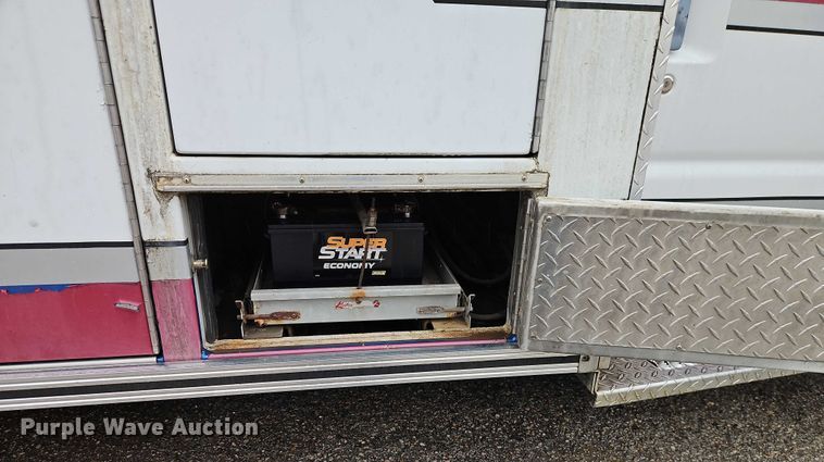 image for item EJ0071 1999 Ford E450 ambulance