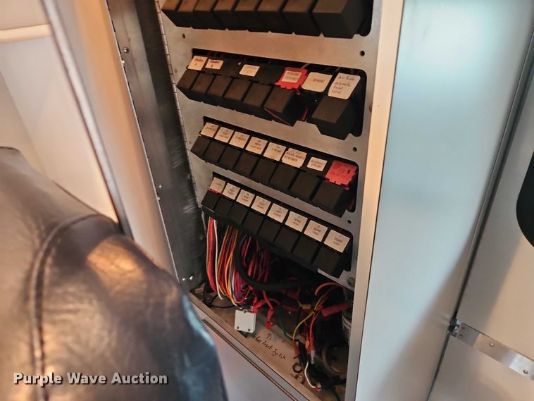 image for item EJ0071 1999 Ford E450 ambulance