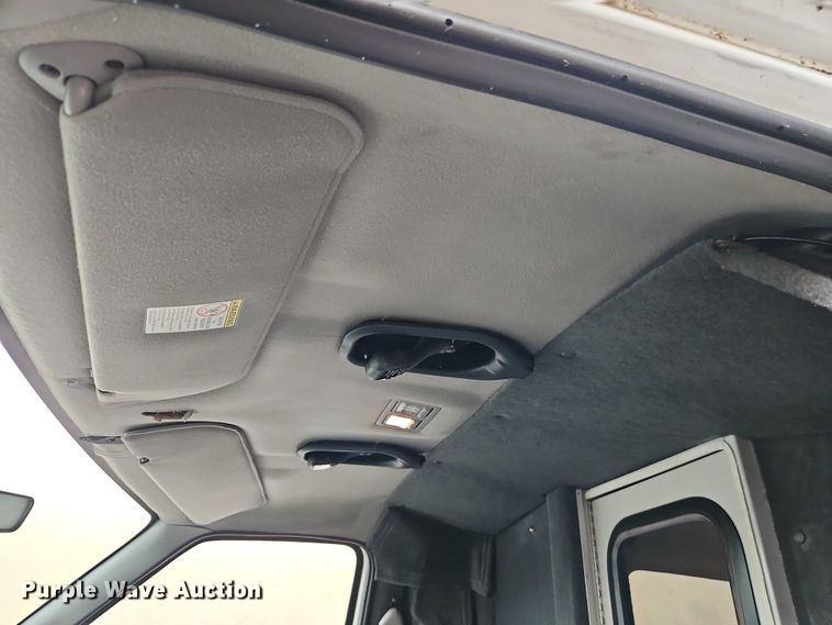 image for item EJ0071 1999 Ford E450 ambulance