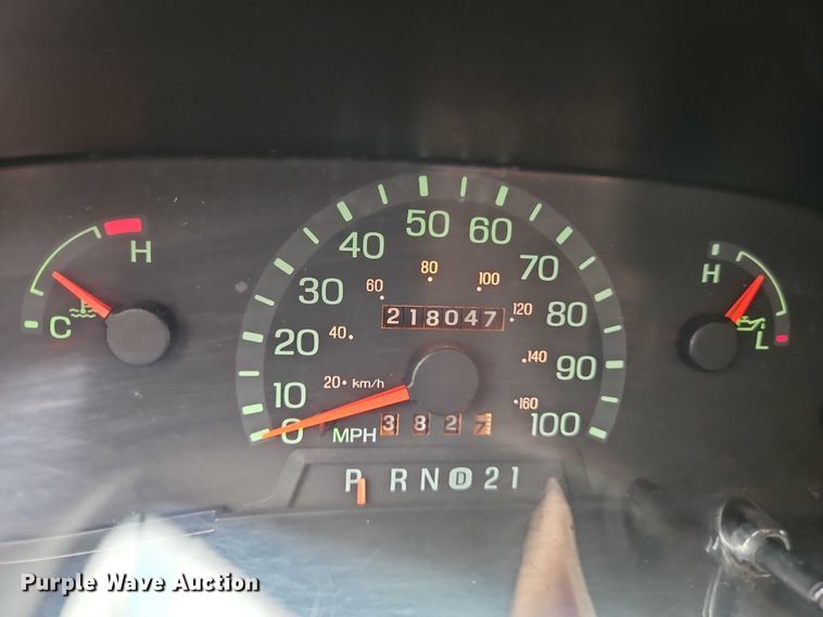 image for item EJ0071 1999 Ford E450 ambulance