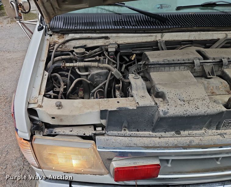 image for item EJ0071 1999 Ford E450 ambulance