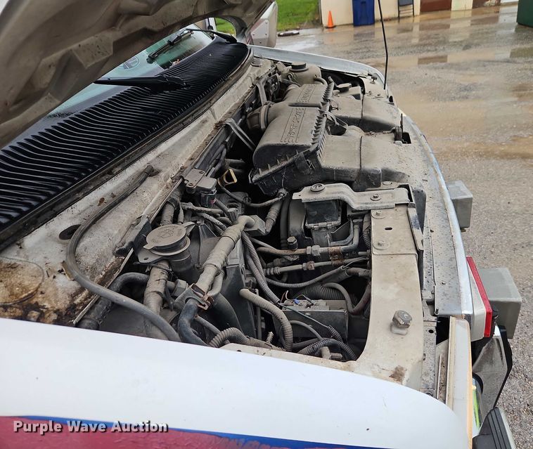 image for item EJ0071 1999 Ford E450 ambulance