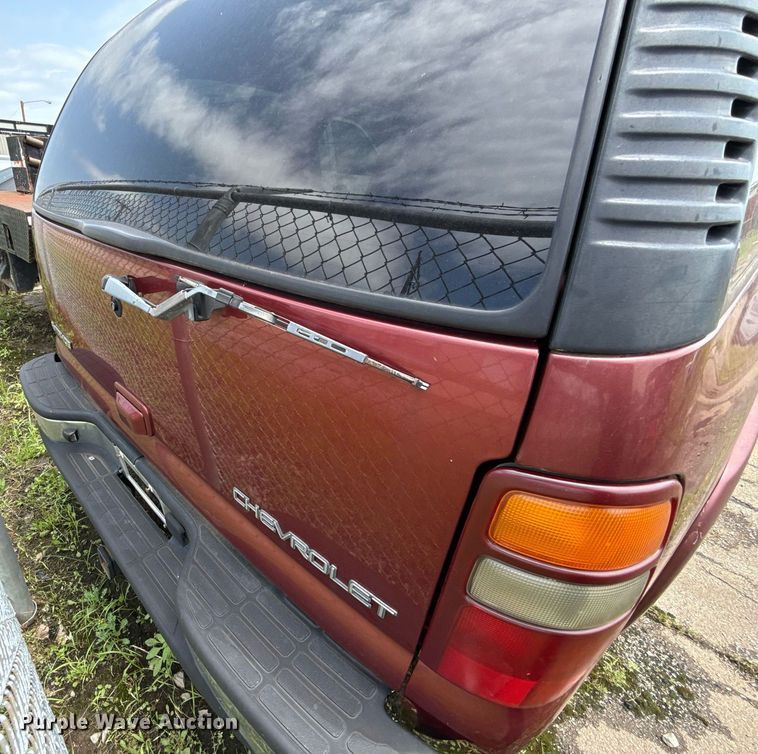 image for item EJ4742 2002 Chevrolet Tahoe SUV