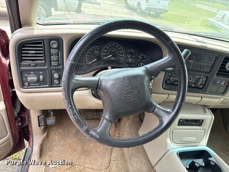 image for item EJ4742 2002 Chevrolet Tahoe SUV