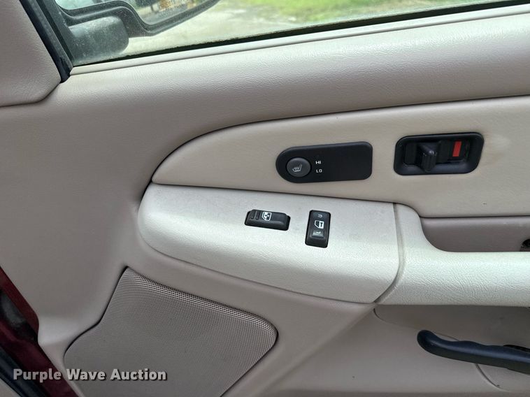 image for item EJ4742 2002 Chevrolet Tahoe SUV