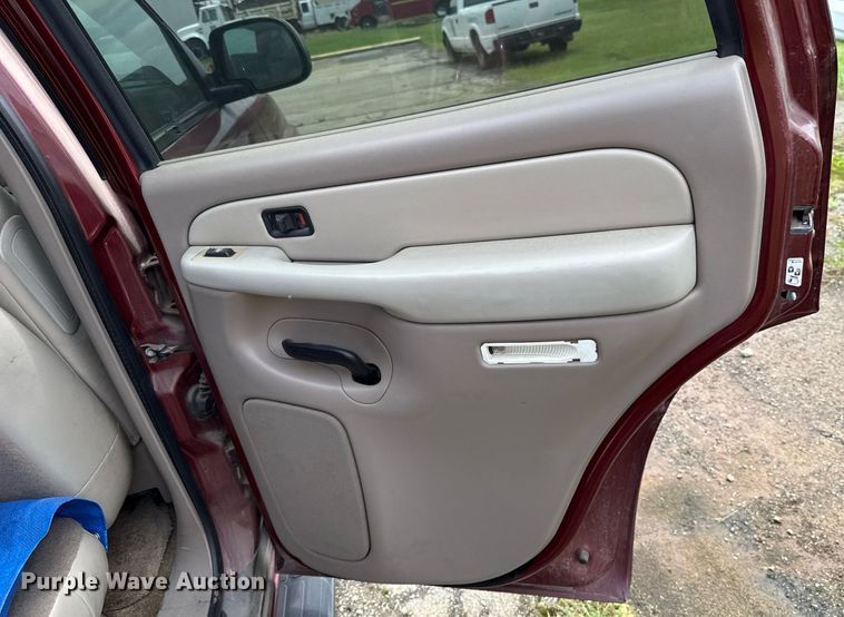 image for item EJ4742 2002 Chevrolet Tahoe SUV