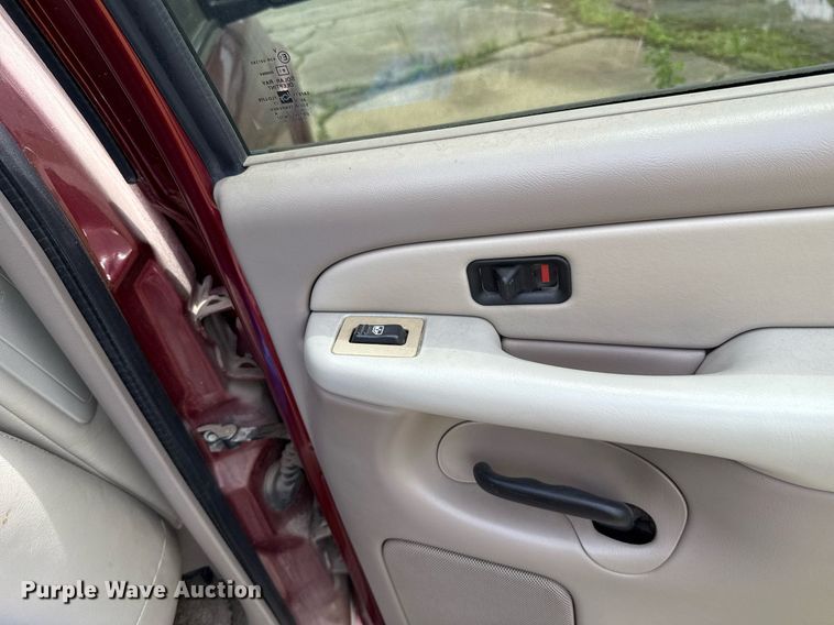 image for item EJ4742 2002 Chevrolet Tahoe SUV