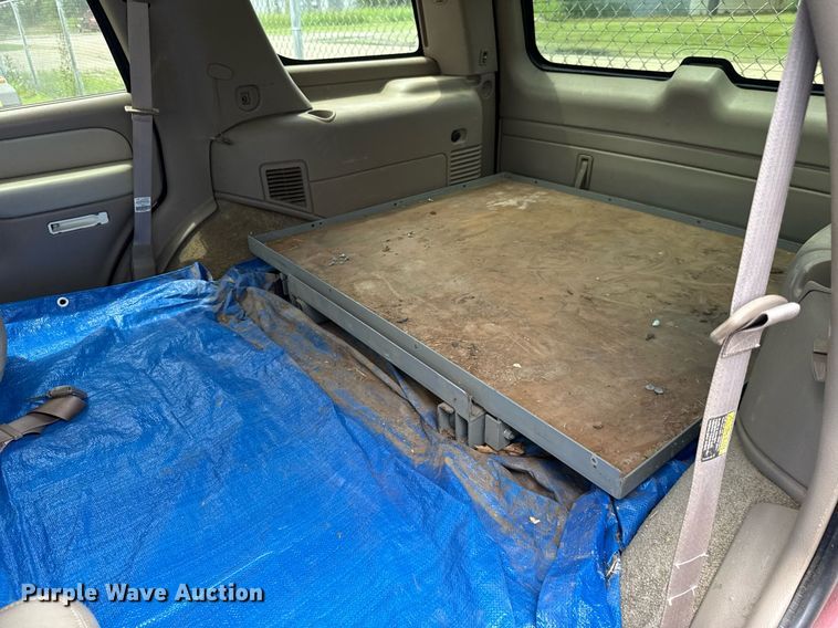 image for item EJ4742 2002 Chevrolet Tahoe SUV