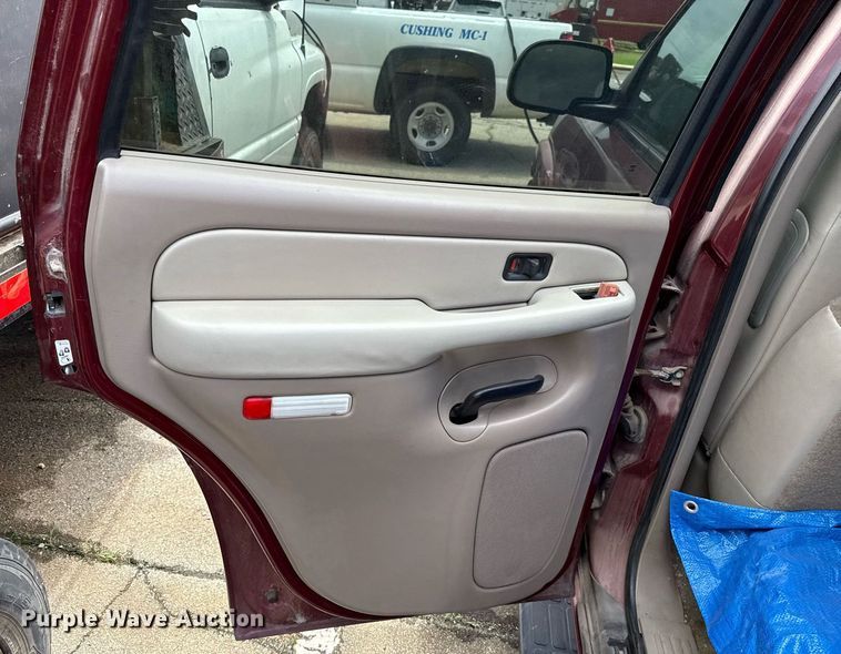 image for item EJ4742 2002 Chevrolet Tahoe SUV