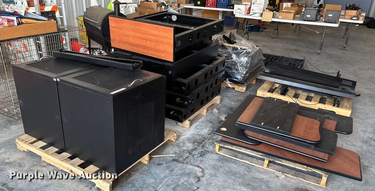 image for item EJ7639 Desk