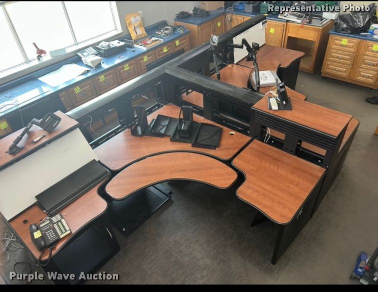 image for item EJ7639 Desk